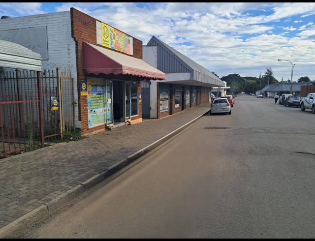 900M² RETAIL FOR SALE IN BRITS CENTRAL
